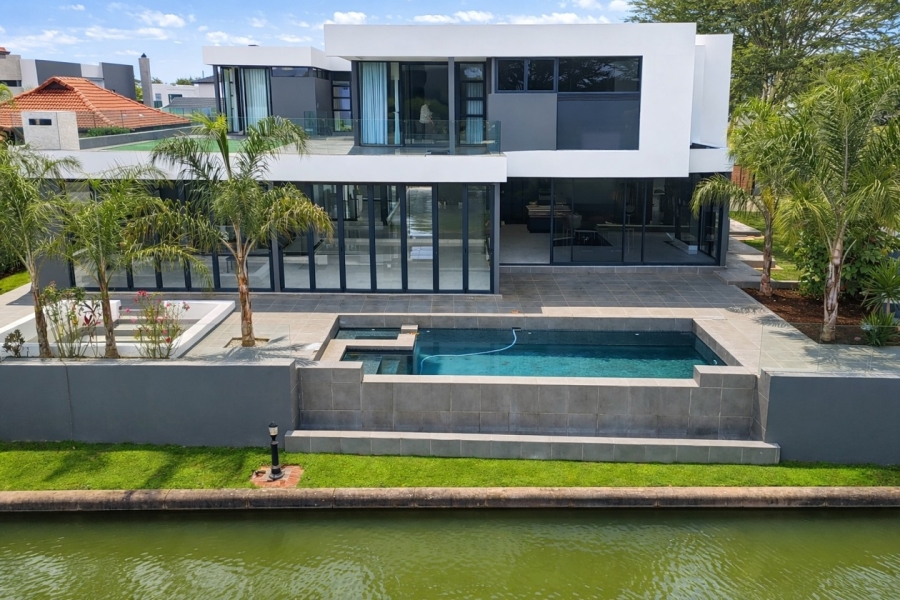 6 Bedroom Property for Sale in The Islands Estates North West